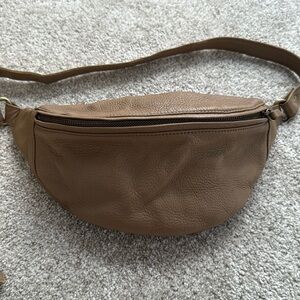 Mandrn Atlas Crossbody